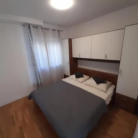 Pere * Omiš